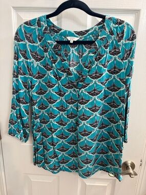 crown & ivy Teal and Black Geometric V-Neck Blouse